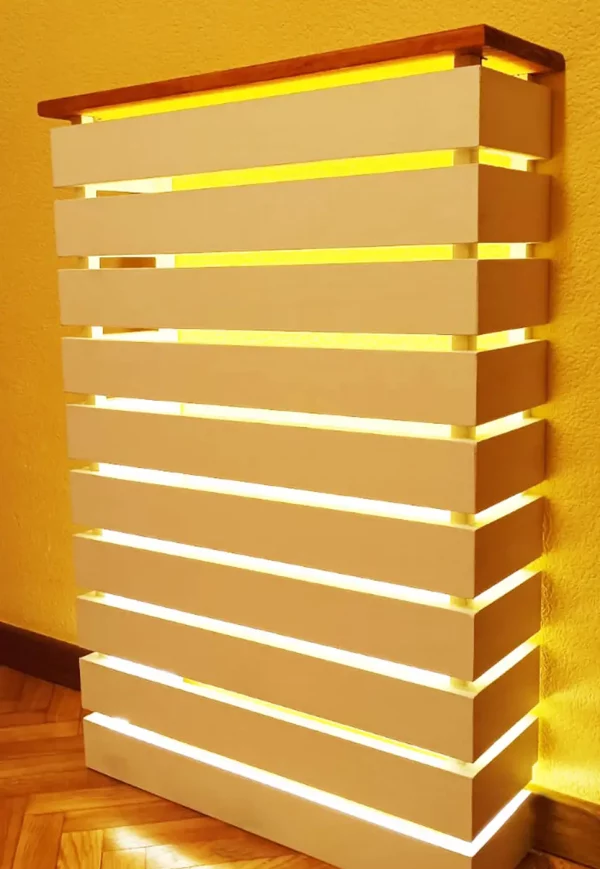 Cubrerradiador de madera maciza con luz LED
